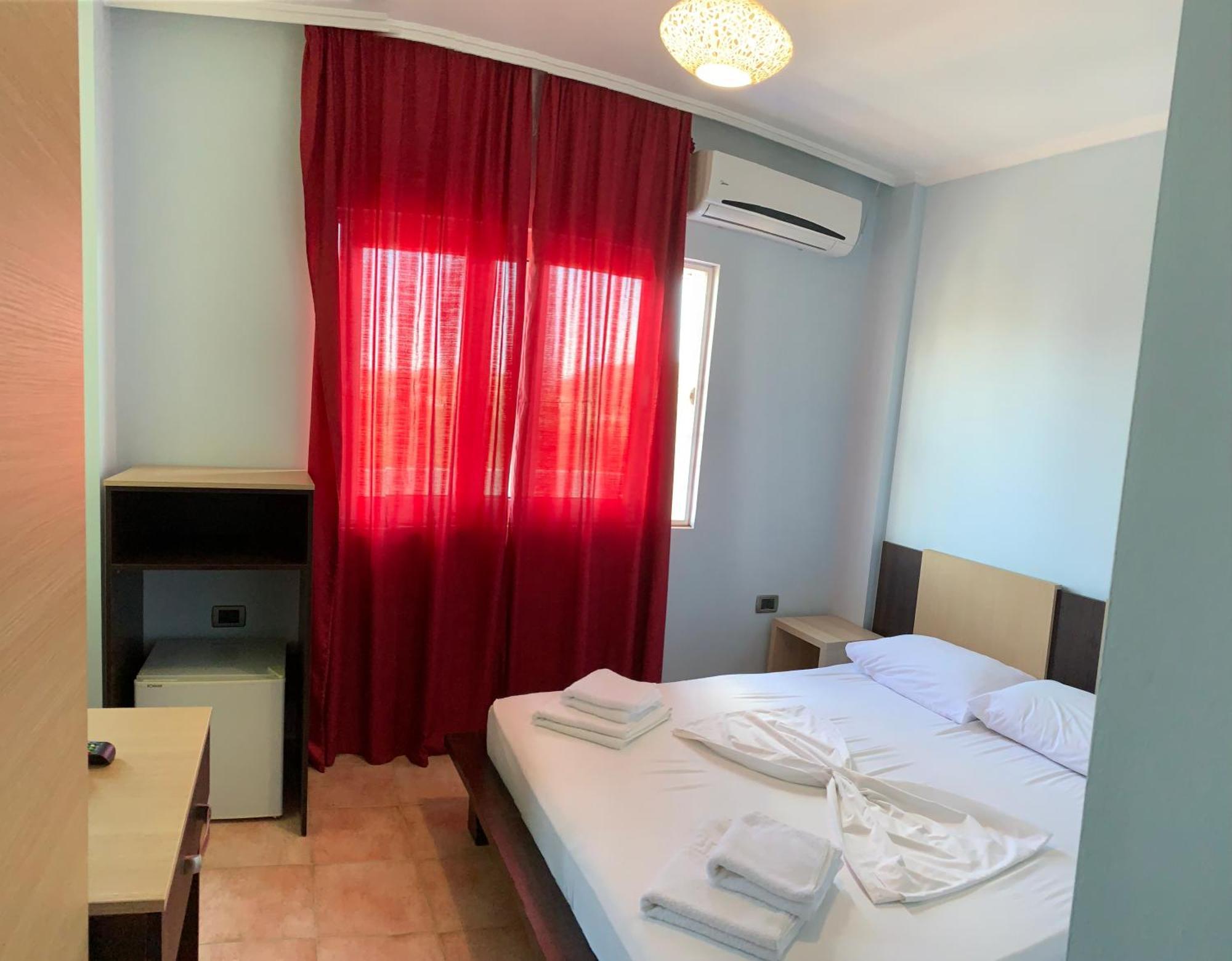 Hotel Dodona Саранда Экстерьер фото