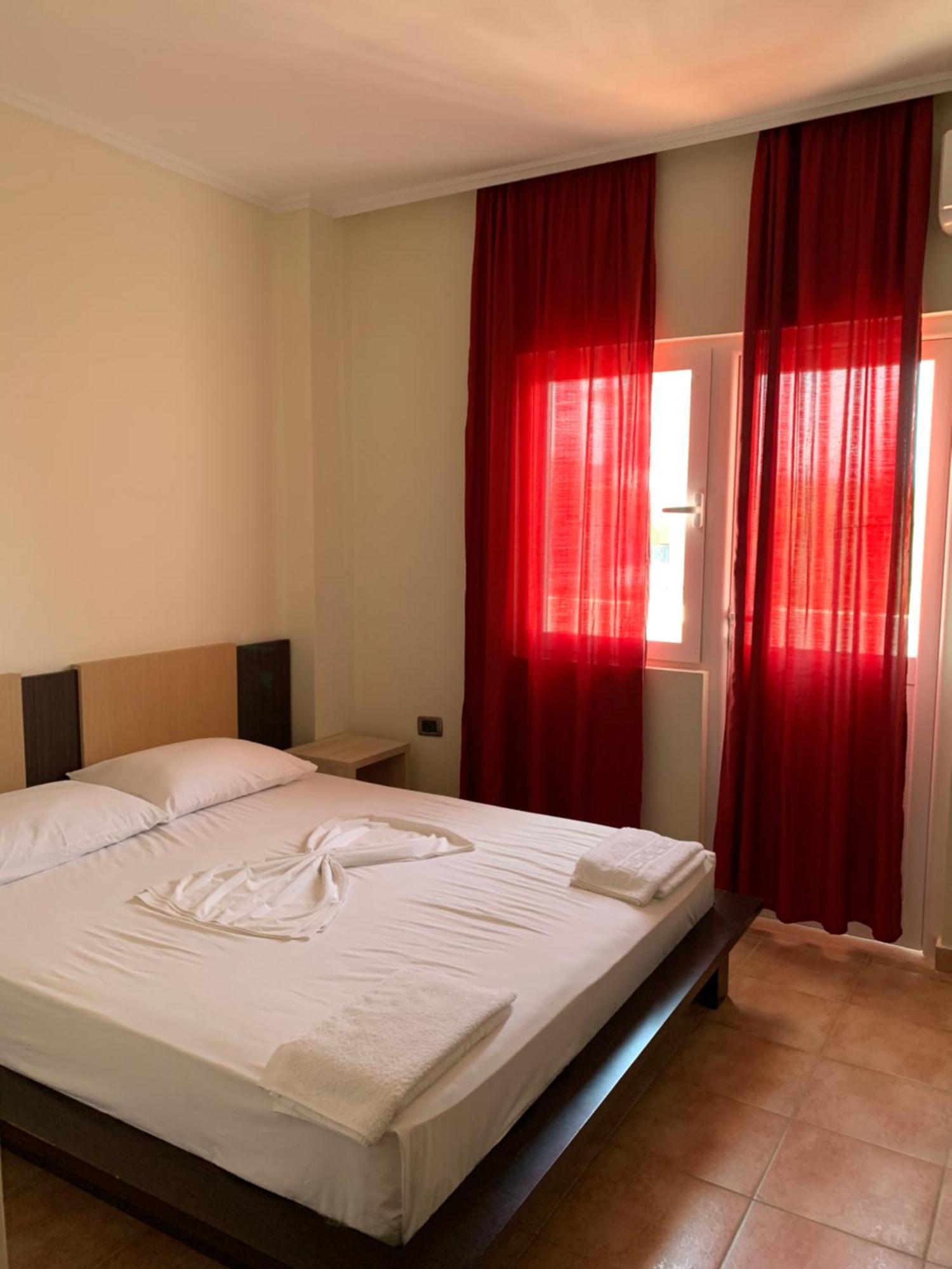 Hotel Dodona Саранда Экстерьер фото