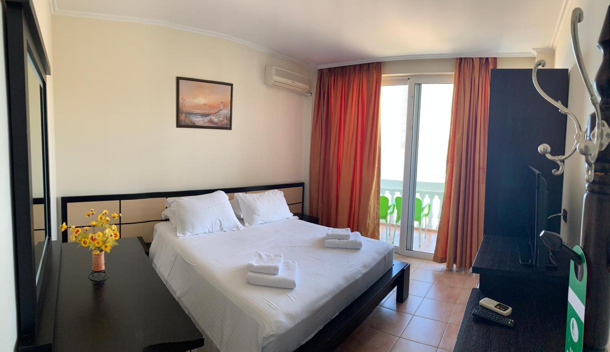 Hotel Dodona Саранда Экстерьер фото