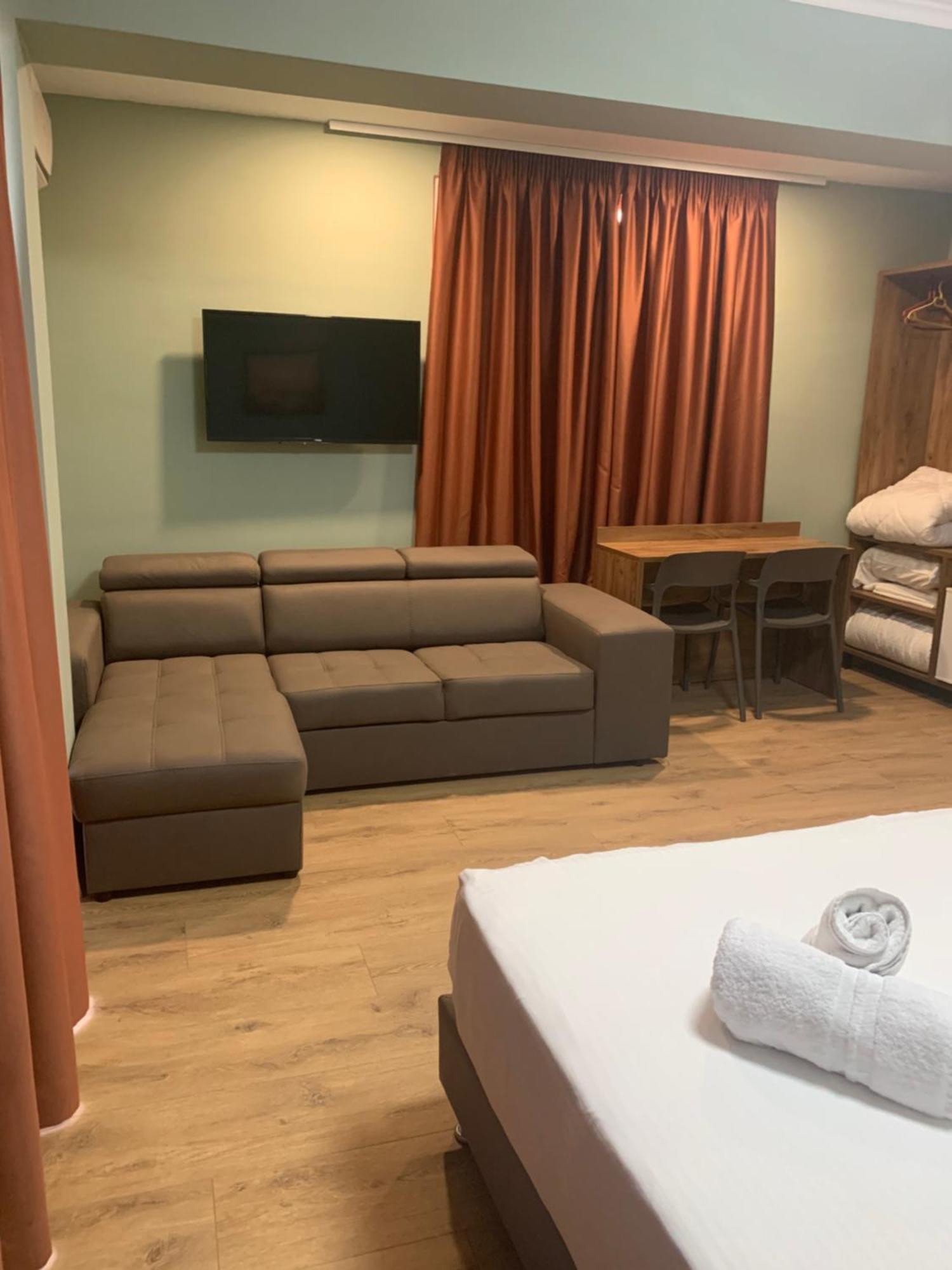 Hotel Dodona Саранда Экстерьер фото